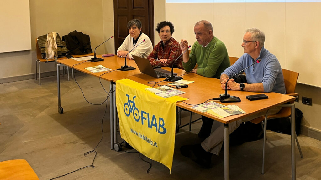 Claudio Latino nel suo intervento alla presentazione del progetto 'Pedalare verso salute e benessere'