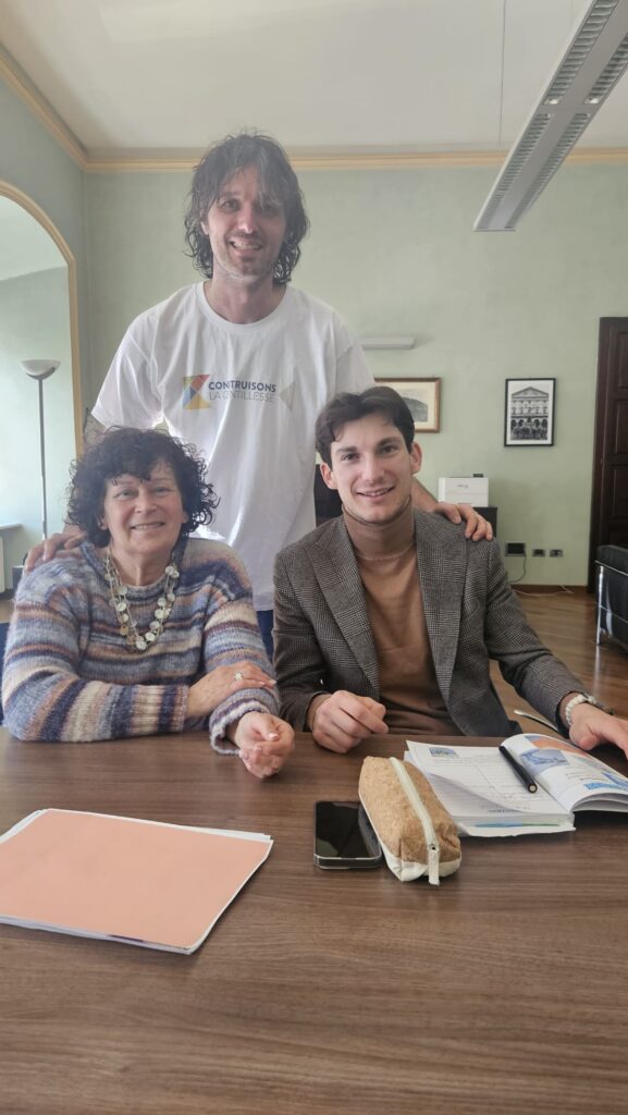 I Referenti Alla Gentilezza Di Aosta E Quart Insieme Al Prof Luca Nardi Coordinatore Di Costruiamo Gentilezza