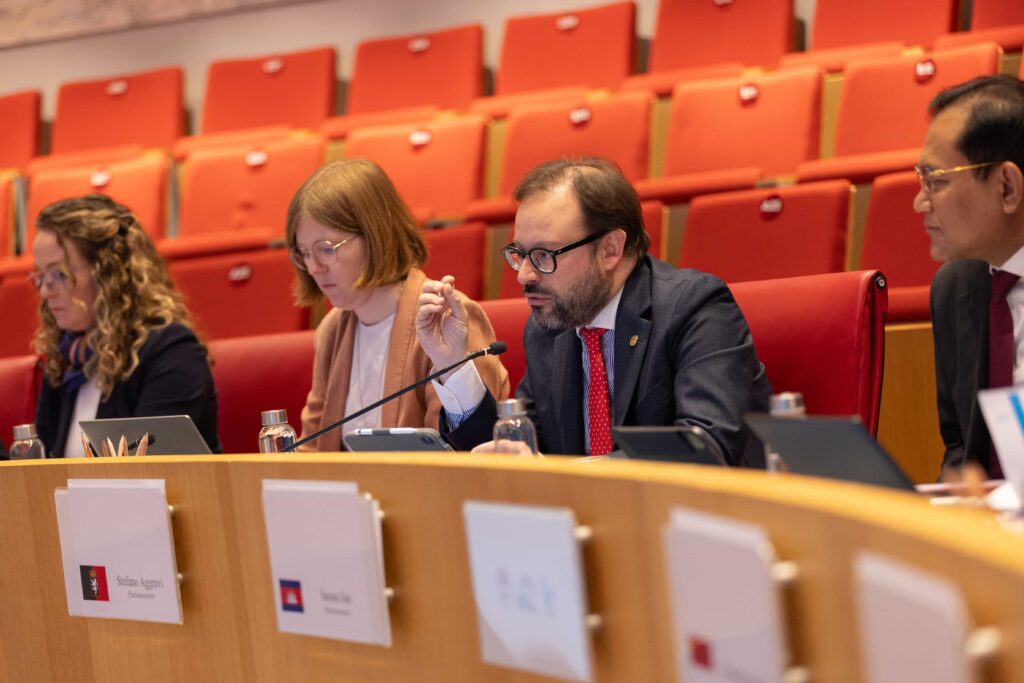 Stefano Aggravi à Monaco à la réunion du Réseau des jeunes parlementaires de l’Apf