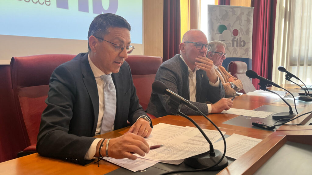 Roberto Favre, presidente della Fib, con Renzo Testolin e Giulio Grosjacques