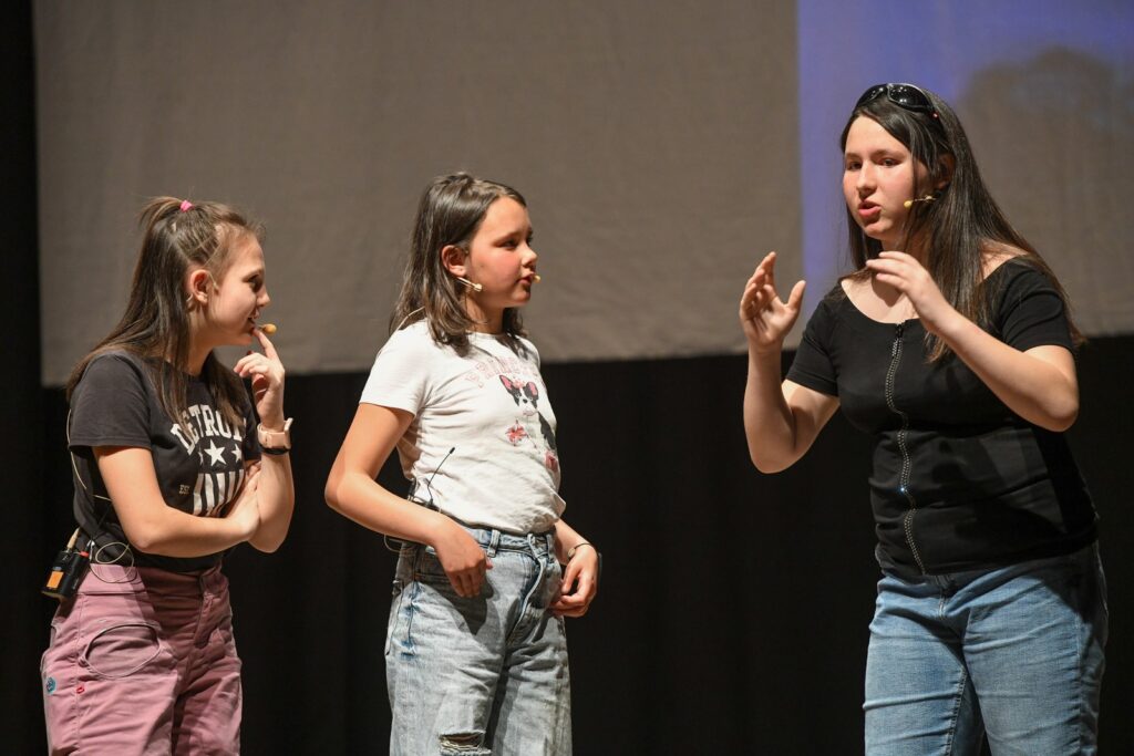 Le Pégno Squiapeun Di Bionaz In Scena Printemps Théâtral 2025