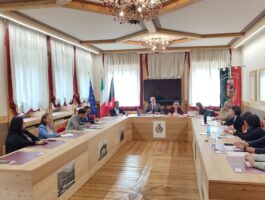 Consiglio comunale a Charvensod il 30 aprile 2026