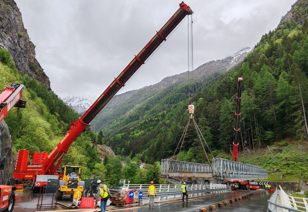 SR 47 di Cogne smontaggio del ponte Bailey - Chevril