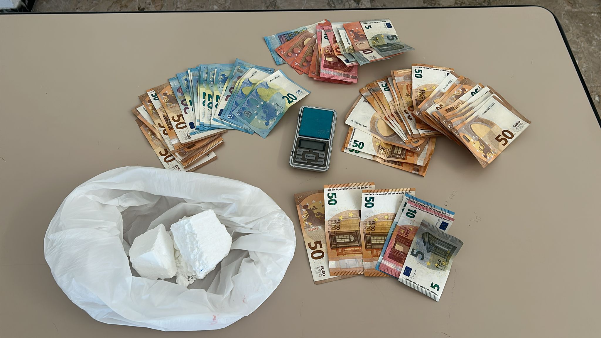 25enne arrestata in Bassa Valle d’Aosta per spaccio di droga