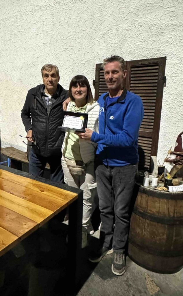 Secondo Classificato Silvani Alessio Con Renato Dal Bosco E La Sindaca Cretier Monica