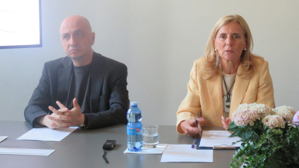 Gianfranco Maraniello, presidente della Commissione del Premio e Viviana Vallet, dirigente della Struttura patrimonio storico-artistico e gestione siti culturali della Regione