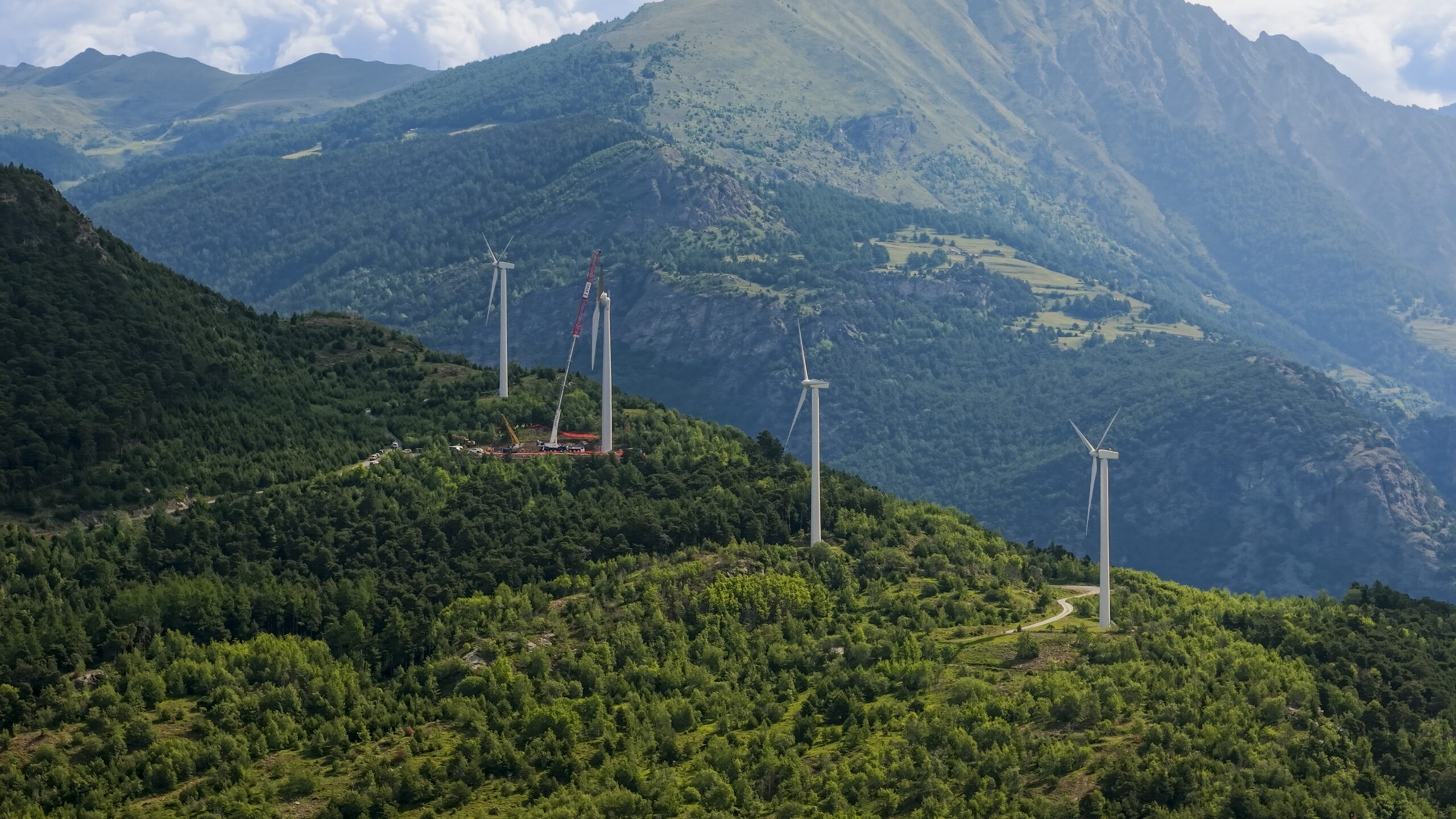 Uno nuovo aerogeneratore per il parco eolico a Saint-Denis