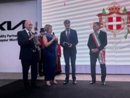 La storia del supremo Ordine sabaudo raccontata nel volume di Ezia Bovo