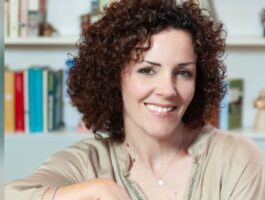 Veronica Santoro presenta il libro L\'interprete