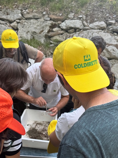Tecnici agricoli durante un corso di certificazione biodiversità in Valle d'Aosta