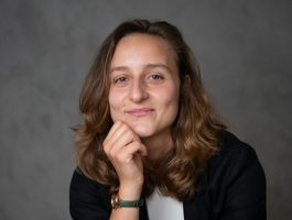 Andreea Simionel presenta La ragazza d\'aria ad Aosta